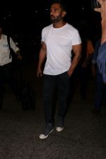 Suniel Shetty at the Airport on 22nd June 2017